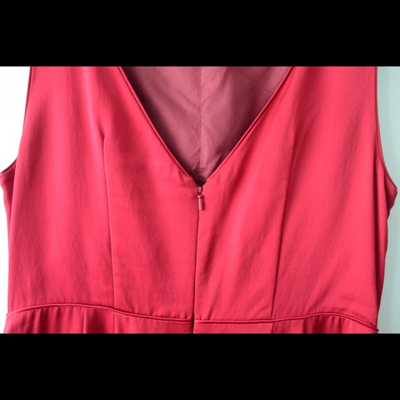 Red sheath dress by Banana Republic - Picture 4 of 4